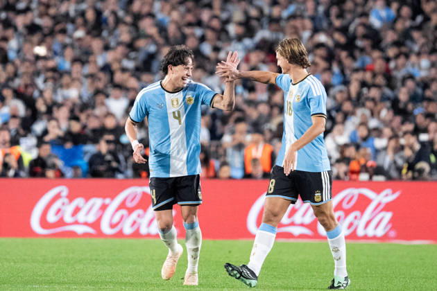 BUENOS AIRES, ARGENTINA - OCTOBER 6: Nico Paz of Argentina (R) celebrates after scoring the team s second goal with Agustin Giay, also of Argentina (L), during the International Friendly, Länderspiel, Nationalmannschaft football match between Argentina and Benin, at the Estadio Monumental Antonio V. Liberti, on October 6, 2026, in Buenos Aires, Argentina. Richard Callis Fotoarena (Richard Callis SPP) Copyright: xRichardxCallisx xSPPx spp-en-RiCa-3026280