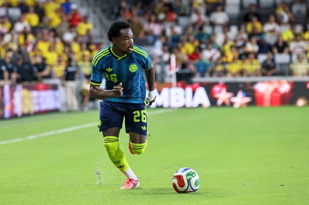 MIAMI, FL - OCTOBER 06: Carlos Andres Gomez 26 of Colombia controls a ball during an International Friendly, Länderspiel, Nationalmannschaft soccer match between Colombia and Peru at NU Stadium on October 06, 2026 in Miami, Florida.(Photo by Chris Arjoon Icon Sportswire) SOCCER: OCT 06 Colombia vs Peru EDITORIAL USE ONLY Icon2610060000062