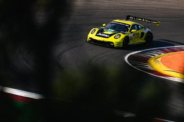 AUTO - ELMS - 4 HOURS OF PORTIMAO 2026 77 BERRY Martin (sgp), VAN EIJNDHOVEN Huub (ned), KING Harry (gbr), Proton Competition, Porsche 911 GT3 R LMGT3, LMGT3, action during the 4 Hours of Portimao 2026, 6th round of the 2026 European Le Mans Series on the Autodromo Internacional do Algarve from October 8 to 10, 2026 in Portimao, Portugal - Copyright: xJoaoxFilipex