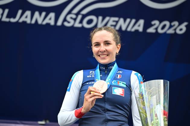 France s Juliette Berthet , winner of the bronze medal celebrates on the podium of the Women Elite Individual Time Trial race (22km) at the cycling UEC Road European Championships, in Ljubljana, Slovenia, on Wednesday 7 October 2026. The UEC Road European Championships are taking place from 02 to 07 October in Ljubljana, Slovenia. DAVIDxPINTENS x189053691x