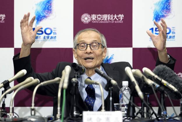 Nobel chemistry prize co-winner Soai Kenso Soai, a professor emeritus at the Tokyo University of Science, attends a press conference, PK, Pressekonferenz at the university in Tokyo on Oct. 7, 2026, after receiving the 2026 Nobel Prize in Chemistry. Soai and French researcher Henri Kagan shared the prize for the discovery of non-linear effects and autocatalysis in asymmetric organic synthesis, the Royal Swedish Academy of Sciences said earlier in the day.  A14AA0005630373P