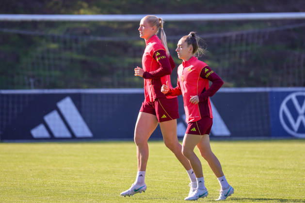Eppelheim, Germany, October 7, 2026 German Women s National Soccer Team Training Friendly Match: Germany vs. Australia Pictured, from left: Camilla Küver (Kuever) of Germany and Sophia Kleinherne of Germany Copyright: HMBxMedia MadeleinexFantini