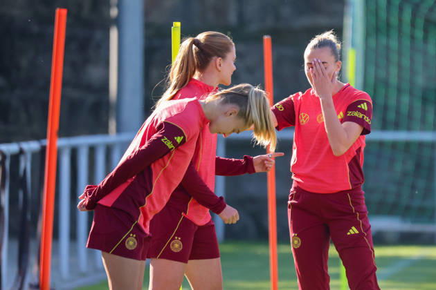 Eppelheim, Germany, October 7, 2026 German Women s National Soccer Team Training Friendly Match: Germany vs. Australia Pictured, from left: Janina Minge (Germany), Sjoeke Nüsken (Nuesken) (Germany), and Laura Freigang (Germany) Copyright: HMBxMedia MadeleinexFantini