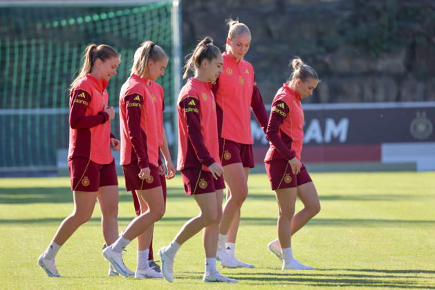 Eppelheim, Germany, October 7, 2026 German Women s National Soccer Team Training Friendly Match: Germany vs. Australia Pictured, from left: Sjoeke Nüsken (Nuesken) of Germany, Janina Minge of Germany, Sophia Kleinherne of Germany, Camilla Küver (Kuever) of Germany, and Elisa Senß (Senss) of Germany Copyright: HMBxMedia MadeleinexFantini
