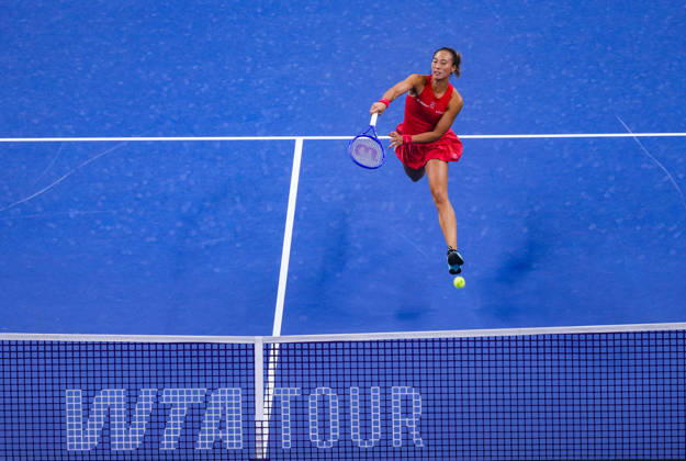 (261007) -- BEIJING, Oct. 7, 2026 -- Zheng Qinwen of China hits a return during the women s singles fourth round match between Zheng Qinwen of China and Alina Charaeva of Armenia at 2026 China Open tennis tournament in Beijing, China, Oct. 7, 2026. ) (SP)CHINA-BEIJING-TENNIS-CHINA OPEN-WOMEN S SINGLES (CN) SunxFei