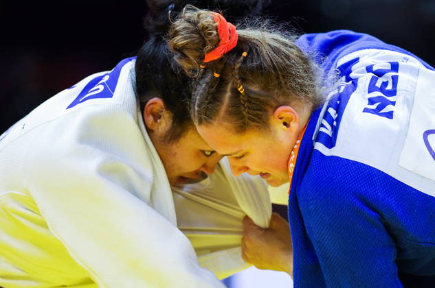 AZERBAIJAN, BAKU - OCTOBER 7, 2026: Lkhagvatogoogiin Enkhriilen (L) of Mongolia and Joanne van Lieshout of the Netherlands compete in the women™s -63 kg category at the National Gymnastics Arena during the 2026 World Judo Championships 2026 World Judo Championships In Baku - ZUMAt113 20261007_zaa_t113_404 Copyright: xMikhailxSinitsynx