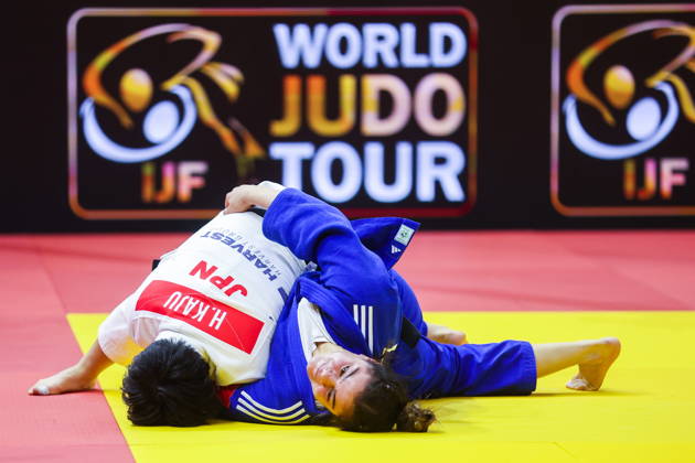 AZERBAIJAN, BAKU - OCTOBER 7, 2026: Kerem Primo (R) of Israel and Haruka Kaju of Japan compete in a -63 kg bout as part of the 2026 World Judo Championships at the National Gymnastics Arena. Mikhail Sinitsyn TASS 98913908