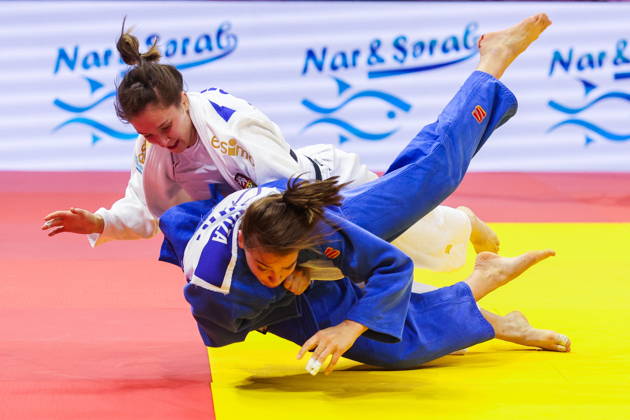 AZERBAIJAN, BAKU - OCTOBER 7, 2026: Anna Kriza (front) of Hugary and Renata Zachova of the Czech Republic compete in their -63 kg bout as part of the 2026 World Judo Championships at the National Gymnastics Arena 2026 World Judo Championships In Baku - ZUMAt113 20261007_zaa_t113_413 Copyright: xMikhailxSinitsynx