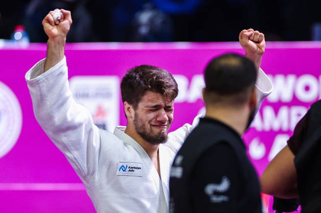 AZERBAIJAN, BAKU - OCTOBER 7, 2026: Omar Radzhabli of Azerbaijan wins Abylaikhan Zhubanazar of Kazakhstan in their -81 kg bout as part of the 2026 World Judo Championships at the National Gymnastics Arena. Mikhail Sinitsyn TASS  98914706