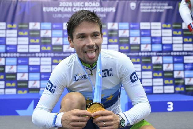 UEC 2026 Road European Championships Ljubljana 07 10 2026 SENCUR, SLOVENIA - OCTOBER 07 : gold medal Roglic Primoz (SLO) pictured during the podium ceremony of the Men Elite Individual Time Trial at the 2026 UEC Road European Championships. An UCI Continental Championships time trial cycling race with start and finish in Sencur on October 7, 2026 in Sencur, Slovenia, 07 10 2026 Sencur Slovenia Copyright: xJanxDexMeuleneirx