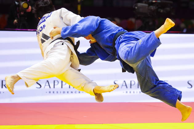 AZERBAIJAN, BAKU - OCTOBER 7, 2026: Lee Joon-hwan (L) of South Korea and Mihajlo Simin of Serbia compete in their -81 kg bout as part of the 2026 World Judo Championships at the National Gymnastics Arena 2026 World Judo Championships In Baku  - ZUMAt113 20261007_zaa_t113_460 Copyright: xMikhailxSinitsynx