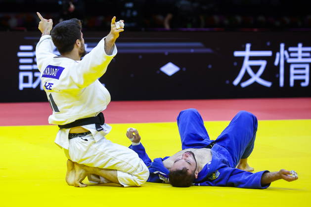 AZERBAIJAN, BAKU - OCTOBER 7, 2026: Omar Radzhabli (L) of Azerbaijan wins Abylaikhan Zhubanazar of Kazakhstan in their -81 kg bout as part of the 2026 World Judo Championships at the National Gymnastics Arena 2026 World Judo Championships In Baku - ZUMAt113 20261007_zaa_t113_469 Copyright: xMikhailxSinitsynx
