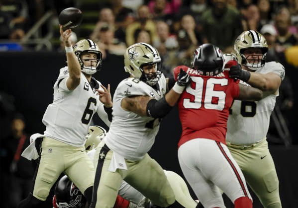 NEW ORLEANS, LA - OCTOBER 05: Tyler Shough 6 of the New Orleans Saints throws a pass against the Atlanta Falcons during the first half of a game at Caesars Superdome on October 5, 2026, in New Orleans, Louisiana. (Photo by Derick Hingle Icon Sportswire) NFL, American Football Herren, USA OCT 05 Falcons at Saints EDITORIAL USE ONLY Icon12626105012