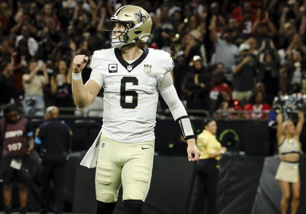 NEW ORLEANS, LA - OCTOBER 05: Tyler Shough 6 of the New Orleans Saints celebrates after a touchdown against the Atlanta Falcons during the first half of a game at Caesars Superdome on October 5, 2026, in New Orleans, Louisiana. (Photo by Derick Hingle Icon Sportswire) NFL, American Football Herren, USA OCT 05 Falcons at Saints EDITORIAL USE ONLY Icon12626105018