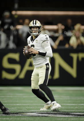 NEW ORLEANS, LA - OCTOBER 05: Tyler Shough 6 of the New Orleans Saints plays against the Atlanta Falcons during the first half of a game at Caesars Superdome on October 5, 2026, in New Orleans, Louisiana. (Photo by Derick Hingle Icon Sportswire) NFL, American Football Herren, USA OCT 05 Falcons at Saints EDITORIAL USE ONLY Icon12626105131