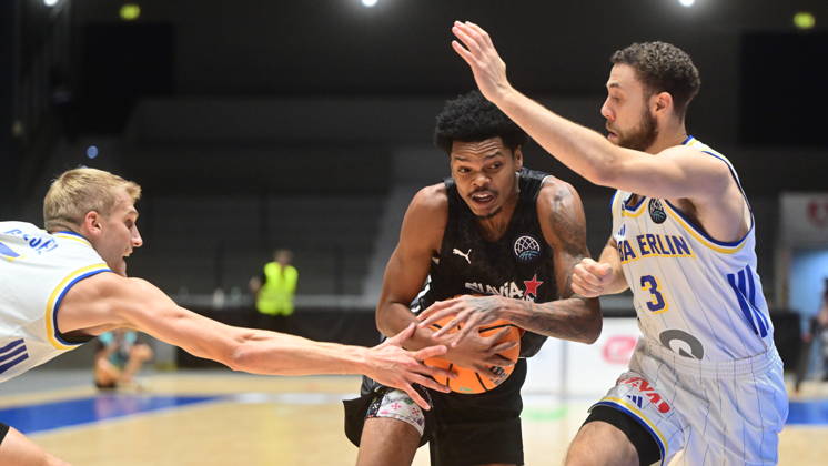 Men s basketball Champions League, group G, 1st round, match Slavia Praha NBK and Alba Berlin in Pardubice, Czech Republic, October 7, 2026. From left Sam Griesel of Alba, Ronaldo Segu of Slavia, Jordan Ford of Alba. (CTKxPhoto JosefxVostarek) CTKPhotoP2026100707188  CTKPhotoP2026100707188