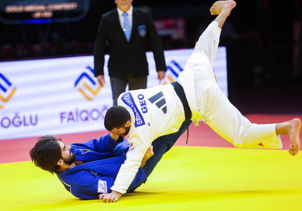 AZERBAIJAN, BAKU - OCTOBER 7, 2026: Zelim Tckaev (top) of Azerbaijan and Tato Grigalashvili of Georgia compete in their -81 kg bout as part of the 2026 World Judo Championships at the National Gymnastics Arena 2026 World Judo Championships In Baku - ZUMAt113 20261007_zaa_t113_496 Copyright: xMikhailxSinitsynx