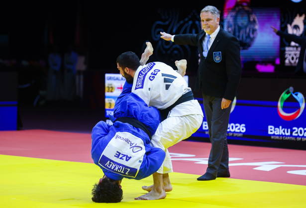 AZERBAIJAN, BAKU - OCTOBER 7, 2026: Zelim Tckaev (L) of Azerbaijan and Tato Grigalashvili of Georgia compete in their -81 kg bout as part of the 2026 World Judo Championships at the National Gymnastics Arena 2026 World Judo Championships In Baku - ZUMAt113 20261007_zaa_t113_516 Copyright: xMikhailxSinitsynx