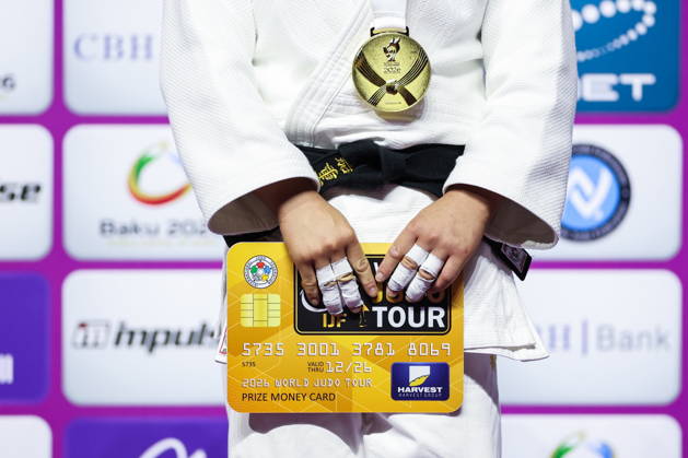 AZERBAIJAN, BAKU - OCTOBER 7, 2026: 1st placed Haruka Kaju of Japan attends an award ceremony for the women s -63 kg category during the 2026 World Judo Championships at the National Gymnastics Arena 2026 World Judo Championships In Baku  - ZUMAt113 20261007_zaa_t113_520 Copyright: xMikhailxSinitsynx