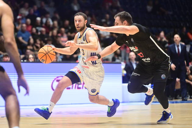 Men s basketball Champions League, group G, 1st round, match Slavia Praha NBK and Alba Berlin in Pardubice, Czech Republic, October 7, 2026. From left Jordan Ford of Alba, Jaromir Bohacik of Slavia. (CTKxPhoto JosefxVostarek) CTKPhotoP2026100707502 CTKPhotoP2026100707502