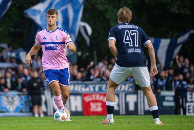 Lower Rhine Cup: SV Blau Weiß Dingden vs. MSV Duisburg ** FOR EDITORIAL USE ONLY ** EDITORIAL USE ONLY ** p Soccer Lower Rhine Cup: SV Blau Weiß Dingden vs. MSV Duisburg on October 7, 2026, at the Höingsweg sports field in Hamminkeln. Ben Schlicke, Duisburg. Copyright JakobxKlos Copyright: JakobxKlos doc87xh6g11j0016km8jnd0 ,EDITORIAL USE ONLY Copyright: JakobxKlos