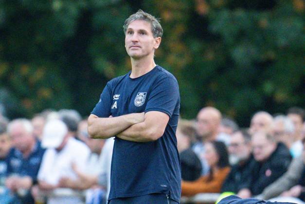 Lower Rhine Cup: SV Blau Weiß Dingden vs. MSV Duisburg ** FOR EDITORIAL USE ONLY ** EDITORIAL USE ONLY ** p Soccer Lower Rhine Cup: SV Blau Weiß Dingden vs. MSV Duisburg on October 7, 2026, at the Höingsweg sports field in Hamminkeln. Sebastian Amendt, Duisburg. Copyright JakobxKlos Copyright: JakobxKlos doc87xh6fgq5lv9o1y2tf1 ,EDITORIAL USE ONLY Copyright: JakobxKlos