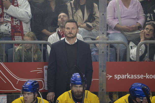 CHL Kölner Haie vs. Herning Blue Fox, Cologne, October 7, 2026; Garth Murrax, Head Coach of the Herning Blue Fox, CHL Kölner Haie vs. Herning Blue Fox on October 7, 2026, at the Lanxess Arena in Cologne, Germany Copyright: xBEAUTIFULxSPORTS AndreasxDickx