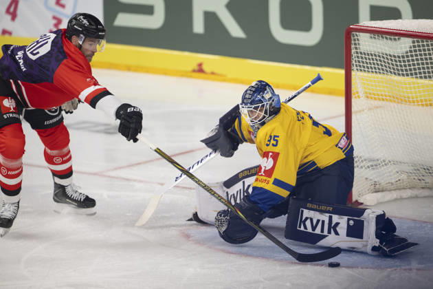 CHL Cologne Sharks vs. Herning Blue Fox, Cologne, October 7, 2026 Marcel Noebels, Kölner Haie, forward, 92 Janis Fecers, Herning Blue Fox, goaltender, 35 CHL Kölner Haie vs. Herning Blue Fox on October 7, 2026, at the Lanxess Arena in Cologne, Germany Copyright: xBEAUTIFULxSPORTS AndreasxDickx