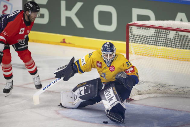 CHL Cologne Sharks vs. Herning Blue Fox, Cologne, October 7, 2026 Marcel Noebels, Kölner Haie, forward, 92 Janis Fecers, Herning Blue Fox, goaltender, 35 CHL Kölner Haie vs. Herning Blue Fox on October 7, 2026, at the Lanxess Arena in Cologne, Germany Copyright: xBEAUTIFULxSPORTS AndreasxDickx