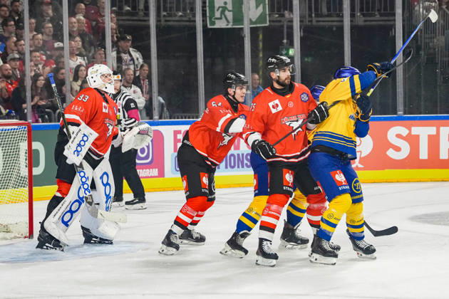 Ice Hockey CHL, Matchday 5: Kölner Haie vs. Herning Blue Fox on October 7, 2026, at the Lanxess Arena in Cologne. Heavy traffic in front of Nico Wiens of Cologne, left xDMx
