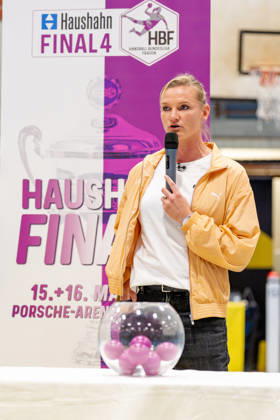 Dortmund, October 7, 2026, Handball, Women s, Alsco Women s Handball Bundesliga, Matchday 5, BVB Borussia Dortmund vs. Buxtehuder SV, Alexandra Popp speaking ahead of the quarterfinal draw for the DHB Women s Cup, Dortmund Sporthalle Wellinghofen, North Rhine-Westphalia, Germany