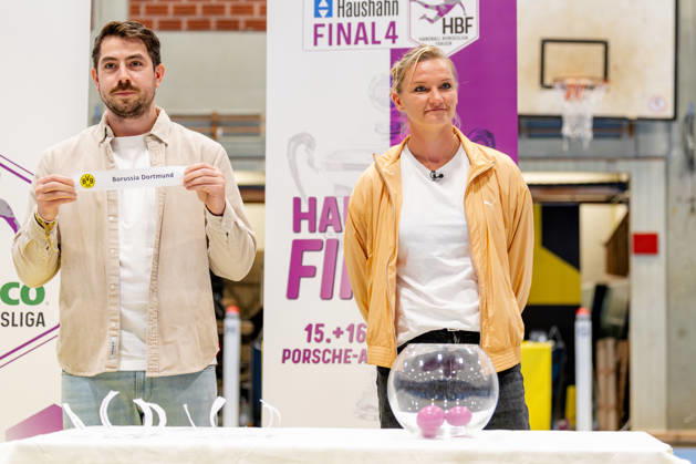 Dortmund, October 7, 2026, Handball, Women s, Alsco Women s Handball Bundesliga, Matchday 5, BVB Borussia Dortmund vs. Buxtehuder SV, Alexandra Popp during the quarterfinal draw for the DHB Women s Cup, Dortmund Sporthalle Wellinghofen, North Rhine-Westphalia, Germany