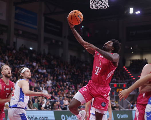 John Michael Wright, Telekom Baskets Bonn vs. FC Porto, Basketball Champions League (BCL), Photo by Jörn Wolter