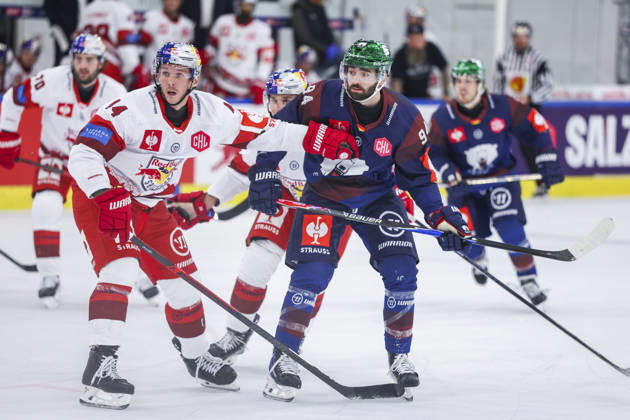Ice hockey, Eishockey - CHL, EC RBS vs Berlin SALZBURG,AUSTRIA,07.OCT.26 - ICE HOCKEY - CHL, Champions Hockey League, group stage, EC Red Bull Salzburg vs Eisbaeren Berlin. Image shows Olivier Galipeau (EC RBS) and Liam Kirk (Berlin).  GEPAxpictures xDavidxGeieregger