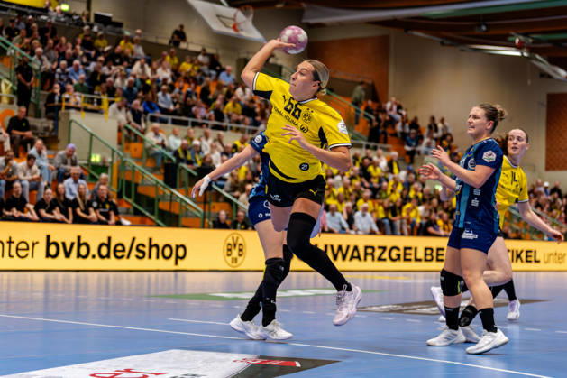 Dortmund, October 7, 2026, Handball, Women s, Alsco Women s Handball Bundesliga, Matchday 5, BVB Borussia Dortmund vs. Buxtehuder SV, Dana Bleckmann (BVB), 66 on a shot on goal, Dortmund Sporthalle Wellinghofen, North Rhine-Westphalia, Germany