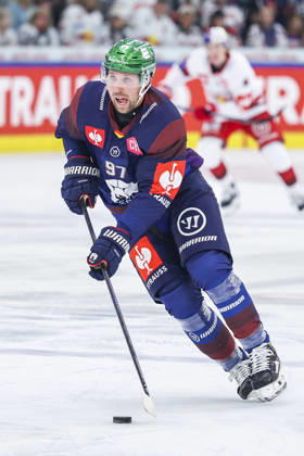 Ice hockey, Eishockey - CHL, EC RBS vs Berlin SALZBURG,AUSTRIA,07.OCT.26 - ICE HOCKEY - CHL, Champions Hockey League, group stage, EC Red Bull Salzburg vs Eisbaeren Berlin. Image shows Gabriel Fontaine (Berlin).  GEPAxpictures xDavidxGeieregger