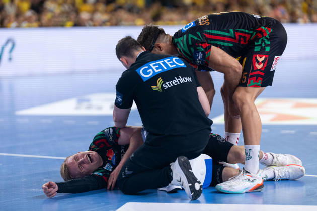 KIELCE, POLAND - OCTOBER 7: Gisli Thorgeir Kristjansson injury during the EHF Champions League Group F match between Industria Kielce nad SC Magdeburg at Hala Legionow on October 2, 2026 in Kielce, Poland --- Pilka reczna. EHF Liga Mistrzow. Industria Kielce - SC Magdeburg. (Photo by Igor Jakubowski Arena Akcji) NEWSPIX.PL --- newspix.pl
