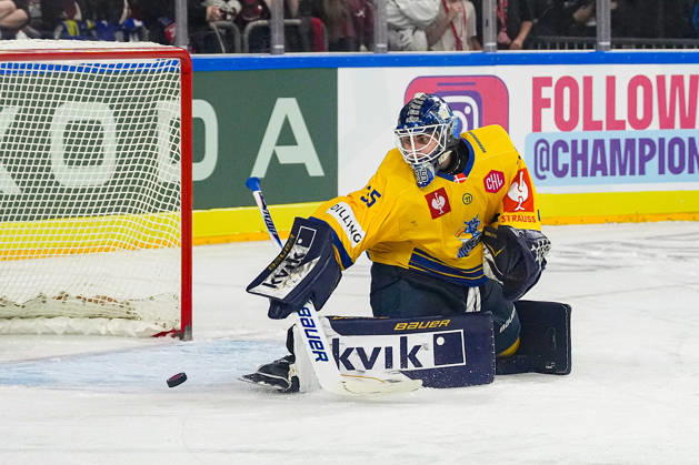 Ice Hockey CHL, Matchday 5: Kölner Haie vs. Herning Blue Fox on October 7, 2026, at the Lanxess Arena in Cologne. Jänis Fecers, Herning xDMx