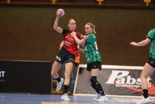 GER, Bensheim, HSG Bensheim Flames vs. Vfl Oldenburg, Alsco Women s Handball Bundesliga, Handball, DHB, 2026–2027 Season, Weststadthalle Bensheim, Matchday 5 in pictures: from left, Lena Degenhardt, Bensheim Flames Women’s Team 8. DFB and DFL regulations prohibit any use of photographs as image sequences and or quasi-video. October 7, 2026 Copyright: HMBxMedia HendrikxHamelau