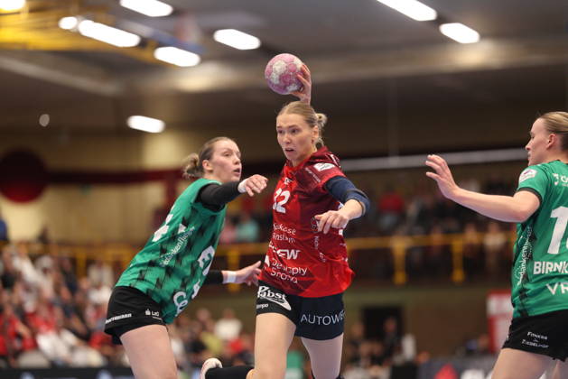 GER, Bensheim, HSG Bensheim Flames vs. Vfl Oldenburg, Alsco Women s Handball Bundesliga, Handball, DHB, 2026–2027 Season, Weststadthalle Bensheim, Matchday 5 in pictures (from left): Neele Mara Orth, Bensheim Flames Women 32. DFB and DFL regulations prohibit any use of photographs as image sequences and or quasi-video, October 7, 2026 Copyright: HMBxMedia HendrikxHamelau