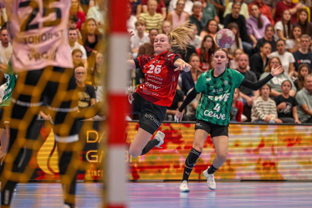 GER, Bensheim, HSG Bensheim Flames vs. Vfl Oldenburg, Alsco Women s Handball Bundesliga, Handball, DHB, 2026–2027 Season, Weststadthalle Bensheim, Matchday 5 in pictures (from left): Cara Reuthal, Bensheim Flames Women 26. DFB and DFL regulations prohibit any use of photographs as image sequences and or quasi-video, October 7, 2026 Copyright: HMBxMedia HendrikxHamelau