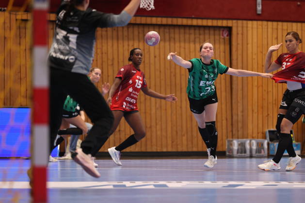 GER, Bensheim, HSG Bensheim Flames vs. Vfl Oldenburg, Alsco Women s Handball Bundesliga, Handball, DHB, 2026–2027 Season, Weststadthalle Bensheim, Matchday 5 in pictures: from left, Laurentia Wolff, VfL Oldenburg Women’s Handball, 24. DFB and DFL regulations prohibit any use of photographs as image sequences and or quasi-video, October 7, 2026 Copyright: HMBxMedia HendrikxHamelau