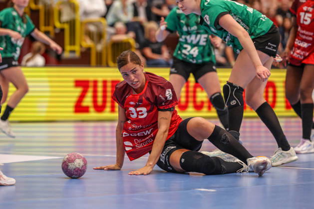 GER, Bensheim, HSG Bensheim Flames vs. Vfl Oldenburg, Alsco Women s Handball Bundesliga, Handball, DHB, 2026–2027 Season, Weststadthalle Bensheim, Matchday 5 in pictures: from left, Lucie Marie Kretzschmar, Bensheim Flames Women 33; disappointment and frustration after the loss. DFB and DFL regulations prohibit any use of photographs as image sequences and or quasi-video, October 7, 2026 Copyright: HMBxMedia HendrikxHamelau
