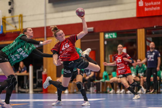 GER, Bensheim, HSG Bensheim Flames vs. Vfl Oldenburg, Alsco Women s Handball Bundesliga, Handball, DHB, 2026–2027 Season, Weststadthalle Bensheim, Matchday 5 in pictures (from left): Cara Reuthal, Bensheim Flames Women 26. DFB and DFL regulations prohibit any use of photographs as image sequences and or quasi-video, October 7, 2026 Copyright: HMBxMedia HendrikxHamelau