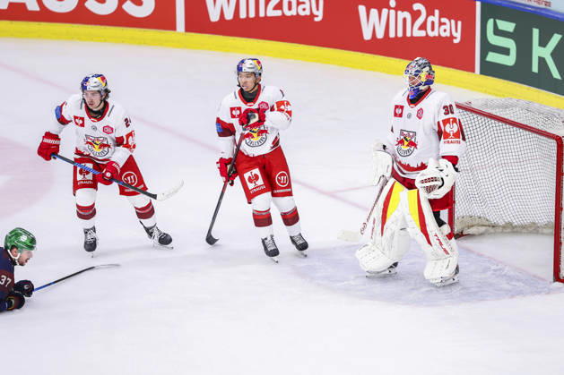 Ice hockey, Eishockey - CHL, EC RBS vs Berlin SALZBURG,AUSTRIA,07.OCT.26 - ICE HOCKEY - CHL, Champions Hockey League, group stage, EC Red Bull Salzburg vs Eisbaeren Berlin. Image shows Nicholas Poisson, Jayden Lee and David Kickert (EC RBS).  GEPAxpictures xDavidxGeieregger