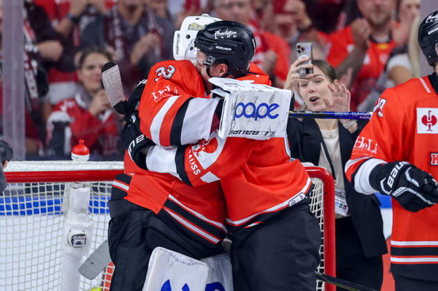 October 7, 2026, Ice Hockey, CHL, Kölner Haie vs. Blue Fox Herning, Champions Hockey League 2026–27, Matchday 5, 2026–27 Season, Lanxess Arena, Cologne: Celebrations after the 3–0 victory. Goalie Nico Wiens (Cologne Sharks 33) next to Mateu Späth (Cologne Sharks 81), North Rhine-Westphalia, Germany