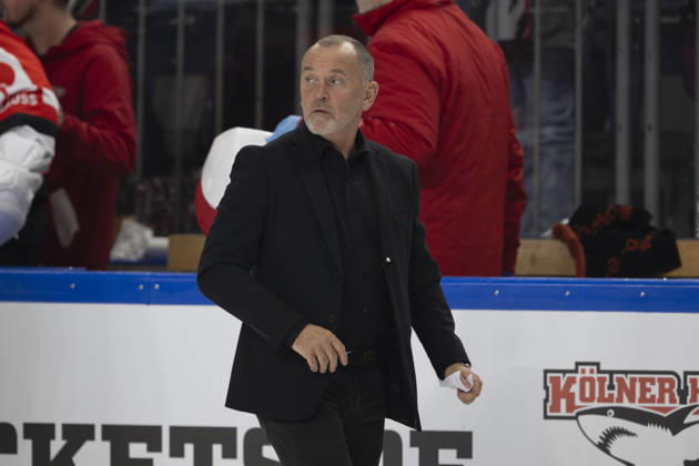 CHL Kölner Haie vs. Herning Blue Fox, Cologne, October 7, 2026 Thomas Berglund, Head Coach of the Kölner Haie, CHL Kölner Haie vs. Herning Blue Fox on October 7, 2026, at the Lanxess Arena in Cologne, Germany Copyright: xBEAUTIFULxSPORTS AndreasxDickx