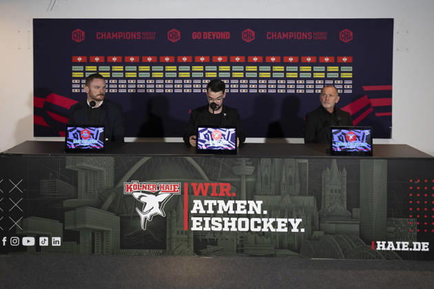 CHL Kölner Haie vs. Herning Blue Fox, Cologne, October 7, 2026: Garth Murrax (Herning Blue Fox), Head Coach Jason Schade; Thomas Berglund (Cologne Sharks), Head Coach. CHL: Cologne Sharks vs. Herning Blue Fox on October 7, 2026, at the Lanxess Arena in Cologne, Germany Copyright: xBEAUTIFULxSPORTS AndreasxDickx