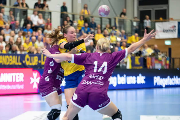 Handball, Alsco HBF1: HC Leipzig vs. TuS Metzingen, October 7, 2026; Lara Tauchmann 28; HC Leipzig in a tight spot; Alsco Women s Handball Bundesliga (HBF1), 2026–2027 season, Matchday 5: HC Leipzig vs. TuS Metzingen on October 7, 2026, at the Markranstädt Sports Center Copyright: xBEAUTIFULxSPORTS JanxKaeferx