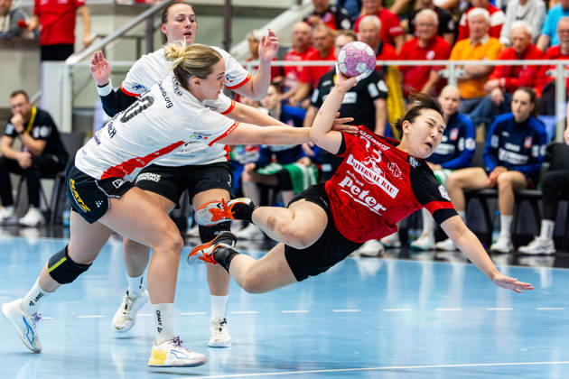 October 7, 2026, GER, Handball, Women, 2026–2027 Season, Alsco 1st Division, Matchday 5, Thüringer HC vs. HSG Blomberg Lippe, Maxi Muehlner (HSG Blomberg Lippe), Natsuki Aizawa (Thüringer HC), 23 99947 Bad Langensalza, Salza, Halle, Mehrz Sports Hall, Thuringia, Germany